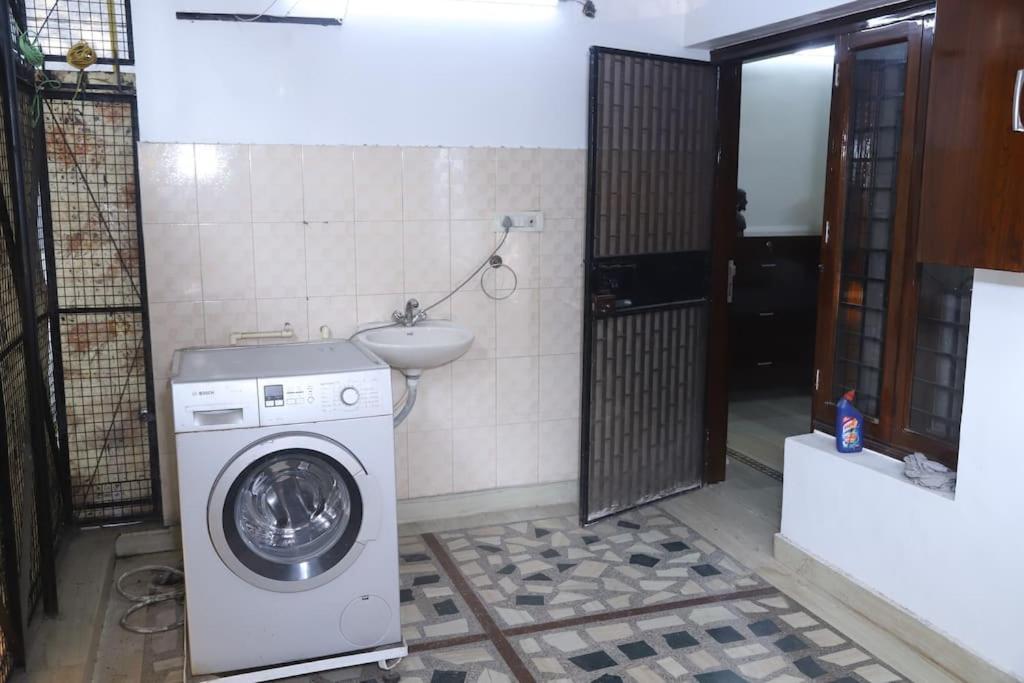 ניו דלהי Divine India Service Apartment 3Bhk,B57 Sarita Vihar,Apollo מראה חיצוני תמונה