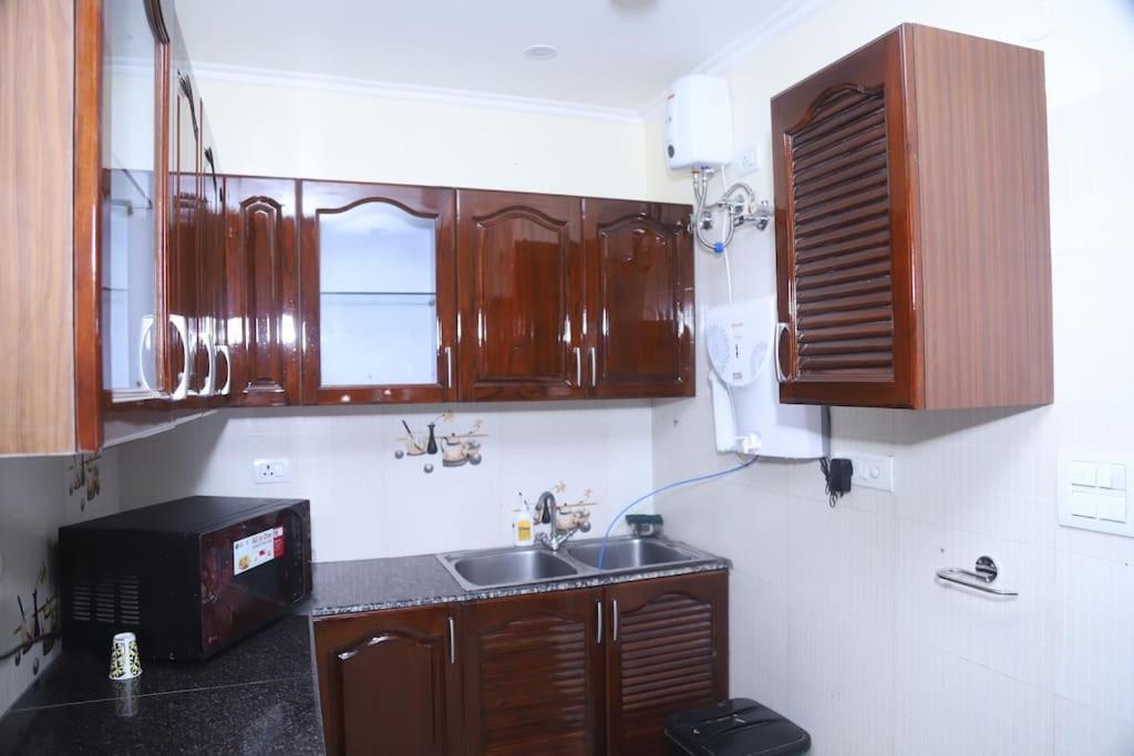 ניו דלהי Divine India Service Apartment 3Bhk,B57 Sarita Vihar,Apollo מראה חיצוני תמונה