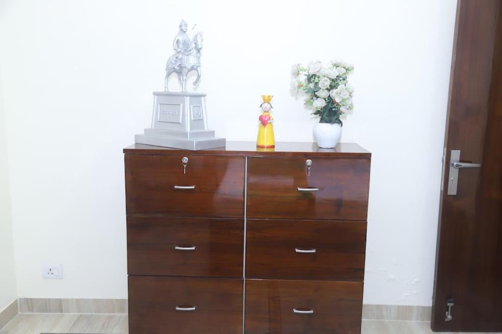 ניו דלהי Divine India Service Apartment 3Bhk,B57 Sarita Vihar,Apollo מראה חיצוני תמונה