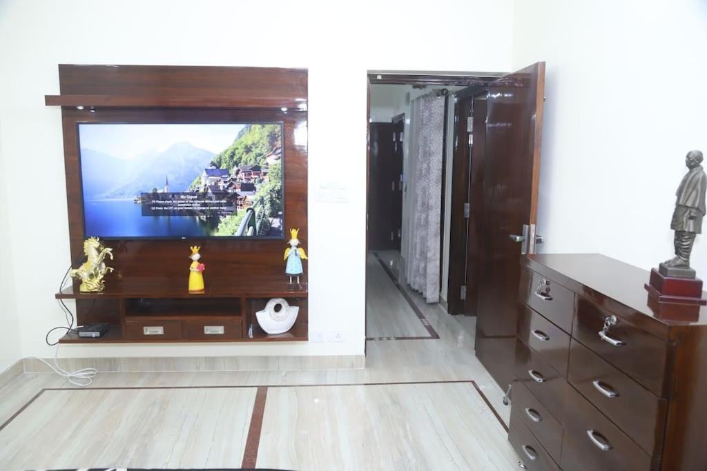 ניו דלהי Divine India Service Apartment 3Bhk,B57 Sarita Vihar,Apollo מראה חיצוני תמונה